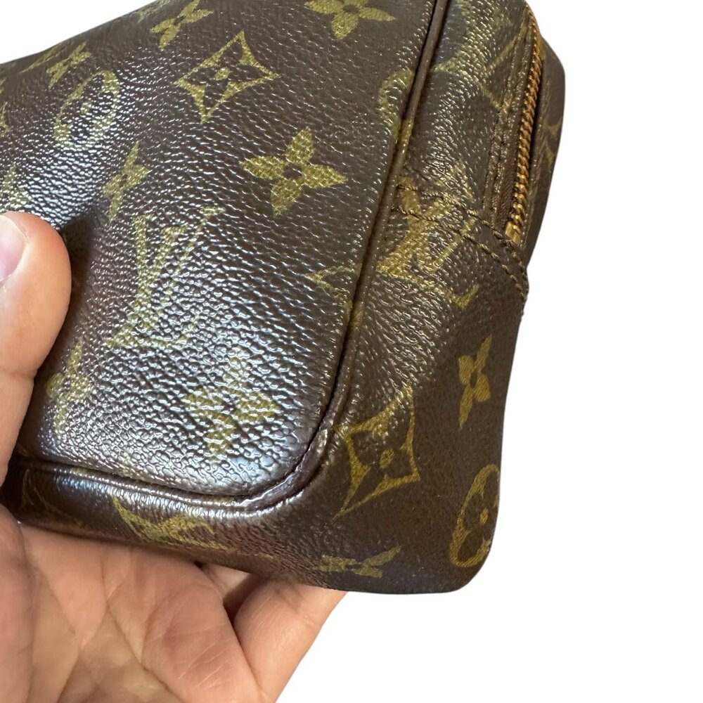 LOUIS VUITTON Monogram Trousse Toilette 23 - Picture 5 of 12